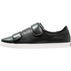 Trampki damskie slip on: KIOMI Tenisówki i Trampki nero