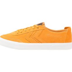Trampki męskie: Hummel STOCKHOLM SUEDE LOW Tenisówki i Trampki inca gold