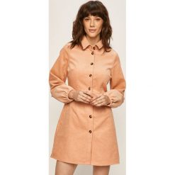 Glamorous - Sukienka. Różowe sukienki damskie Glamorous, na co dzień, s, bez wzorów, z bawełny, casualowe, bez kołnierzyka, z długim rękawem, długie, mini, rozkloszowane. Za 199,90 zł.
