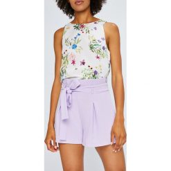 Answear - Szorty Violet Kiss. Szare bermudy damskie ANSWEAR, z tkaniny, casualowe, z podwyższonym stanem. W wyprzedaży za 79,90 zł.