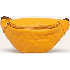 Answear - Nerka. Żółte nerki damskie ANSWEAR, w paski, z materiału, casualowe, pikowane. W wyprzedaży za 49,90 zł.