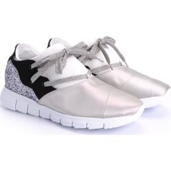 Patrizia Pepe Sneakersy. Trampki i tenisówki damskie Patrizia Pepe, bez wzorów, z materiału, na sznurówki. Za 299,00 zł.