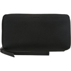 Portfele damskie: AllSaints FETCH PHONE WRISTLET Portfel black