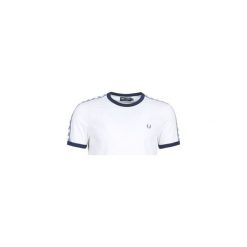 T-shirty z krótkim rękawem Fred Perry TAPED RINGER T-SHIRT. Białe t-shirty męskie Fred Perry, xl, bez wzorów, bez kołnierzyka, krótkie. Za 239,00 zł.
