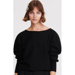 Sweter z dekoltem na plecach - Czarny. Czarne swetry damskie Reserved, m, bez wzorów, bez rękawów, bez kaptura. Za 69,99 zł.