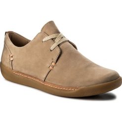 Półbuty CLARKS - Un Haven Lace 261321864 Sand Nubuck. Brązowe półbuty damskie skórzane Clarks, na płaskiej podeszwie. W wyprzedaży za 229,00 zł.