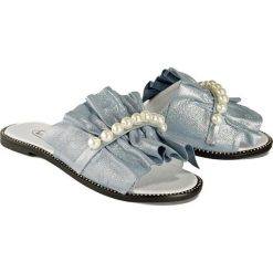 LANQIER 42C893 blue, klapki damskie. Niebieskie klapki damskie Lanqier, bez wzorów, ze skóry, na niskim obcasie, na obcasie. Za 139,90 zł.