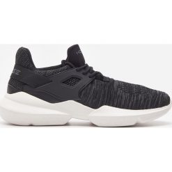 Sneakersy - Szary. Szare sneakersy męskie House, bez zapięcia. W wyprzedaży za 67,99 zł.