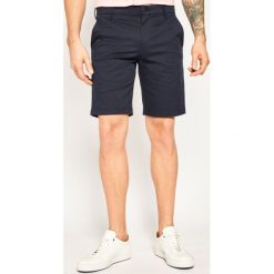 Szorty materiałowe Calvin Klein Jeans J30J314908. Czarne spodenki i szorty męskie Calvin Klein Jeans, m, bez wzorów, z jeansu. W wyprzedaży za 209,00 zł.