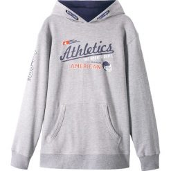 Bluza z kapturem bonprix jasnoszary melanż z nadrukiem. Szare bluzy chłopięce bonprix, z nadrukiem, bez rękawów, z kapturem. Za 59,99 zł.