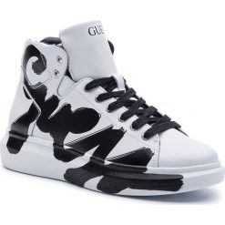 Sneakersy GUESS - FM7OPH LEP12 WHIBL. Białe sneakersy męskie Guess, na co dzień, z aplikacjami, ze skóry ekologicznej, eleganckie, bez zapięcia. Za 549,00 zł.