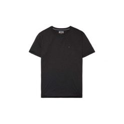 T-shirty z krótkim rękawem Tommy Jeans DM0DM04125 ESSENTIAL GARMENT. Czarne t-shirty męskie Tommy Jeans, m, bez wzorów, z jeansu, bez kołnierzyka, krótkie. Za 147,99 zł.