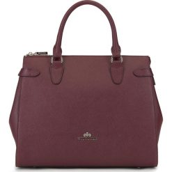 Torebka damska. Czarne kuferki damskie Wittchen, w paski, ze skóry, eleganckie, bez dodatków. W wyprzedaży za 399,90 zł.