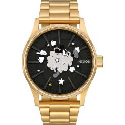 Zegarek kwarcowy "Sentry SS" w kolorze czarno-złotym. Żółte, analogowe zegarki męskie Nixon, złote. W wyprzedaży za 399,95 zł.