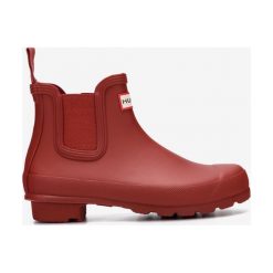 Hunter Kalosze Czerwony. Czerwone kalosze damskie Hunter, bez wzorów, z materiału. Za 473,95 zł.