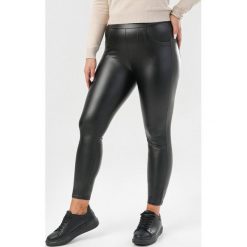 Czarne Spodnie Nessorin. Czarne spodnie damskie Born2be, xl. Za 79,99 zł.