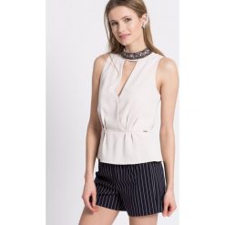 Guess Jeans - Top. Szare topy damskie Guess Jeans, s, z aplikacjami, z jeansu. W wyprzedaży za 239,90 zł.