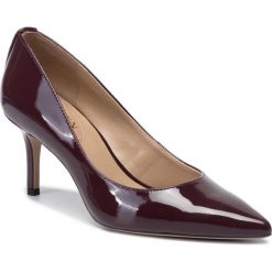 Szpilki LAUREN RALPH LAUREN - Lanette 802763230003 Bordeaux. Fioletowe półbuty damskie Lauren Ralph Lauren, bez wzorów, ze skóry ekologicznej, bez obcasa, na obcasie, bez zapięcia. Za 499,00 zł.
