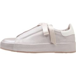 Homers TENNIS Sneakersy niskie natur cipria. Szare trampki i tenisówki damskie marki Homers, ze skóry. W wyprzedaży za 440,55 zł.