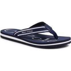 Japonki MARC O'POLO - 003 25591002 600 Navy 890. Niebieskie klapki męskie Marc O'Polo, z tworzywa sztucznego, bez zapięcia. Za 219,00 zł.