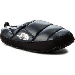 Kapcie THE NORTH FACE - Nse Tent Mule III T0AWMGYXE-M Shiny Urban Navy. Niebieskie kapcie męskie marki The North Face, z gumy. W wyprzedaży za 149,00 zł.