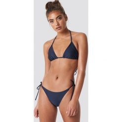 NA-KD Swimwear Dół bikini Shiny Triangle - Blue. Niebieskie bikini NA-KD Swimwear. Za 32,00 zł.