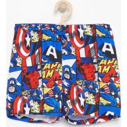 Spodenki kąpielowe marvel - Biały. Białe kąpielówki chłopięce marki Reserved, m, z motywem z bajki. W wyprzedaży za 29,99 zł.