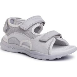 Sandały GEOX - J Vaniett G. D J026AD 0QD14 C1007 D Silver. Szare sandały dziewczęce Geox, ze skóry ekologicznej, bez zapięcia. W wyprzedaży za 179,00 zł.