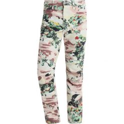 GStar PHARRELL WILLIAMS ELWOOD X52 3D Jeansy Straight Leg milk/skin. Zielone jeansy męskie G-Star. W wyprzedaży za 389,40 zł.