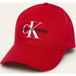 Calvin Klein Jeans - Czapka. Czarne czapki damskie Calvin Klein Jeans, bez wzorów, z bawełny. W wyprzedaży za 129,90 zł.