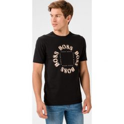 BOSS Koszulka Czarny. Czarne podkoszulki męskie Boss, xl, z nadrukiem, z elastanu, bez kołnierzyka, z krótkim rękawem, krótkie. Za 307,95 zł.