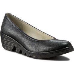 Półbuty FLY LONDON - Pump P500424018 Black. Czarne półbuty damskie Fly London, bez wzorów, ze skóry, bez obcasa, na obcasie, bez zapięcia. W wyprzedaży za 269,00 zł.