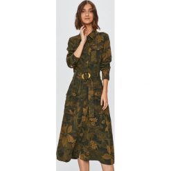 Desigual - Sukienka. Sukienki damskie Desigual, na co dzień, w paski, z lyocellu, casualowe, bez kołnierzyka, z długim rękawem, długie, midi, rozkloszowane. Za 569,90 zł.