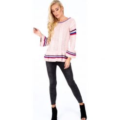 Sweter z falbaną jasnoróżowy RR20069. Czerwone swetry klasyczne damskie Fasardi, l. Za 179,00 zł.