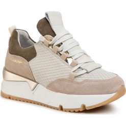 Sneakersy TOGOSHI - TG-03-04-000200 603. Brązowe półbuty damskie Togoshi, na co dzień, bez wzorów, ze skóry, bez obcasa, na koturnie, bez zapięcia. Za 499,00 zł.