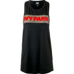 Top w kolorze czarnym. Czarne bluzki damskie Street & Sports Wear, xs, z nadrukiem, z okrągłym kołnierzem. W wyprzedaży za 77,95 zł.