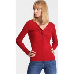 Czerwony Sweter Far Far Away. Czerwone swetry klasyczne damskie marki other, na jesień, l. Za 69,99 zł.