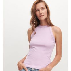 Gładki top z dekoltem halter - Różowy. Różowe topy damskie Reserved, s, bez wzorów, bez kołnierzyka. Za 39,99 zł.