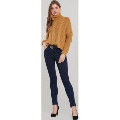 Granatowe Jeansy Alanton. Niebieskie jeansy damskie Renee, s, bez wzorów, z jeansu. Za 89,99 zł.