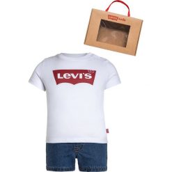 Levi's® BABY SHORT SET Szorty jeansowe blue. Brązowe spodenki chłopięce marki Levi's®, z bawełny. Za 189,00 zł.
