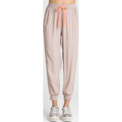 SPODNIE DRESOWE Twinset U&B. Brązowe spodnie damskie Twinset U&B, s, z dresówki. Za 359,40 zł.
