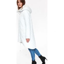 PIKOWANA OVERSIZE KURTKA DAMSKA PODSZYWANA MISIEM. Białe kurtki damskie pikowane Top Secret, na jesień. Za 189,99 zł.