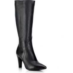 Buty damskie. Szare kozaki damskie Wittchen, ze skóry, eleganckie, bez obcasa, bez zapięcia. W wyprzedaży za 419,90 zł.