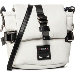 Torebka MONNARI - BAG3310-000 White. Białe listonoszki damskie Monnari, na co dzień, bez wzorów, ze skóry ekologicznej, bez dodatków. W wyprzedaży za 179,00 zł.