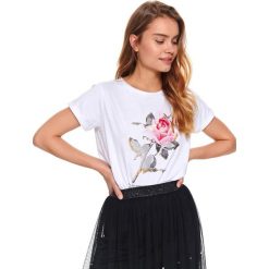 Damski t-shirt oversize z nadrukiem. Białe t-shirty damskie Top Secret, z nadrukiem, bez kołnierzyka. Za 39,99 zł.