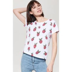 T-shirty damskie: T-shirt z owocowym printem – Biały