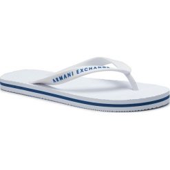 Japonki ARMANI EXCHANGE - XUQ001 XCC10 00001 White. Białe klapki męskie Armani Exchange, z tworzywa sztucznego, bez zapięcia. Za 179,00 zł.