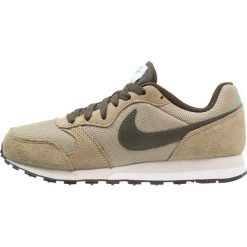 Nike Sportswear RUNNER Tenisówki i Trampki neutral olive/sequoia/light blue fury. Zielone trampki dziewczęce Nike Sportswear, ze skóry. Za 189,00 zł.