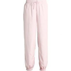 Spodnie dresowe damskie: Nike Sportswear PANT Spodnie treningowe barely rose/(white)