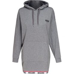 Sukienka MOSCHINO UNDERWEAR. Szare sukienki damskie Moschino Underwear, bez wzorów, z dzianiny, z kapturem, bez rękawów. W wyprzedaży za 588,00 zł.